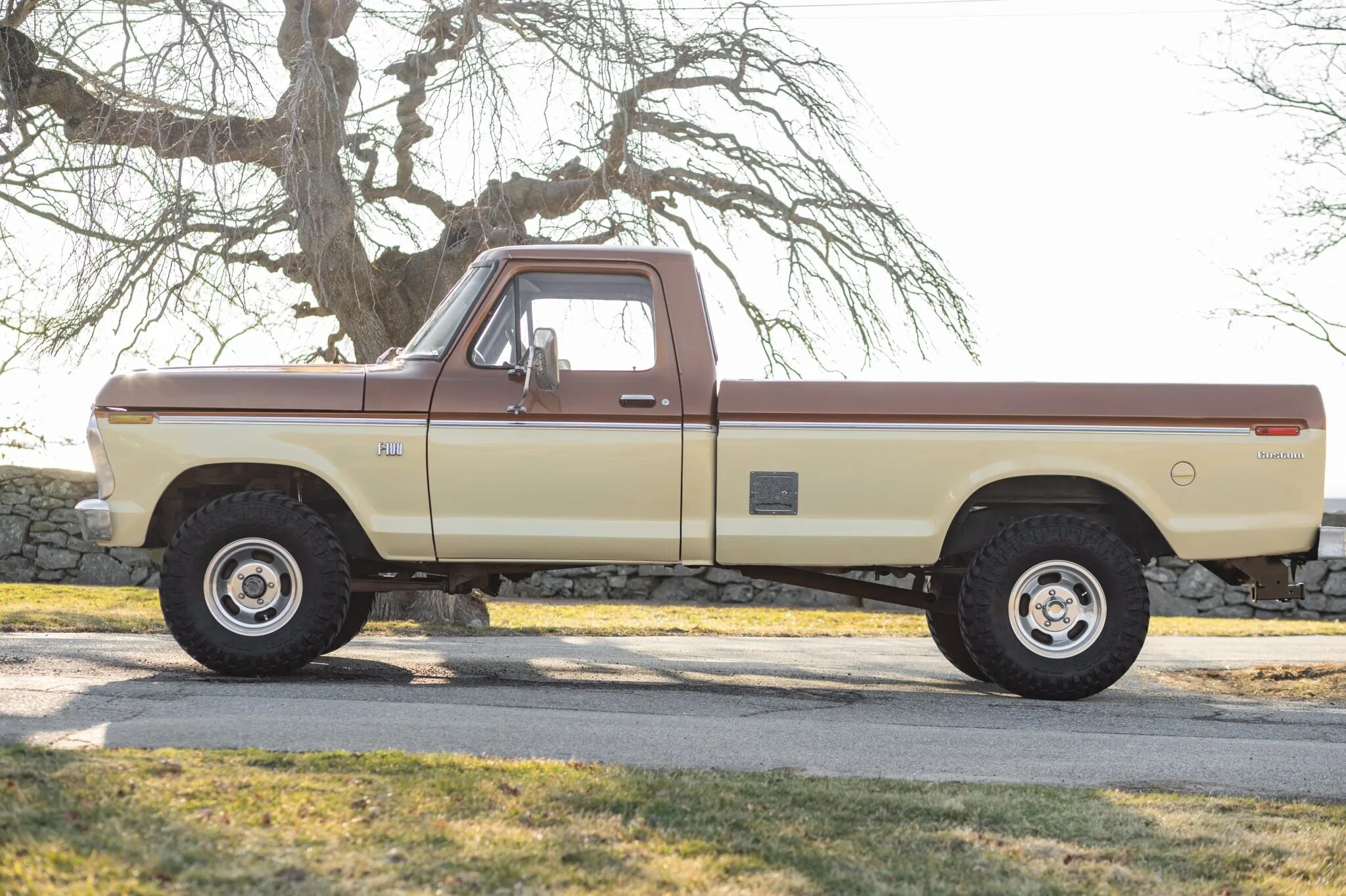 1975 Ford F-100 Custom 4x4 Pickup Truck - Muscle Vintage Cars