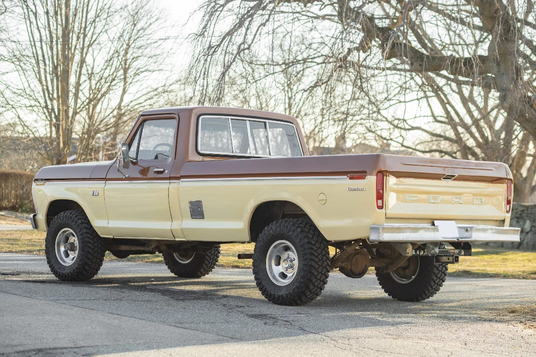 1975 Ford F-100 Custom 4x4 Pickup Truck - Muscle Vintage Cars