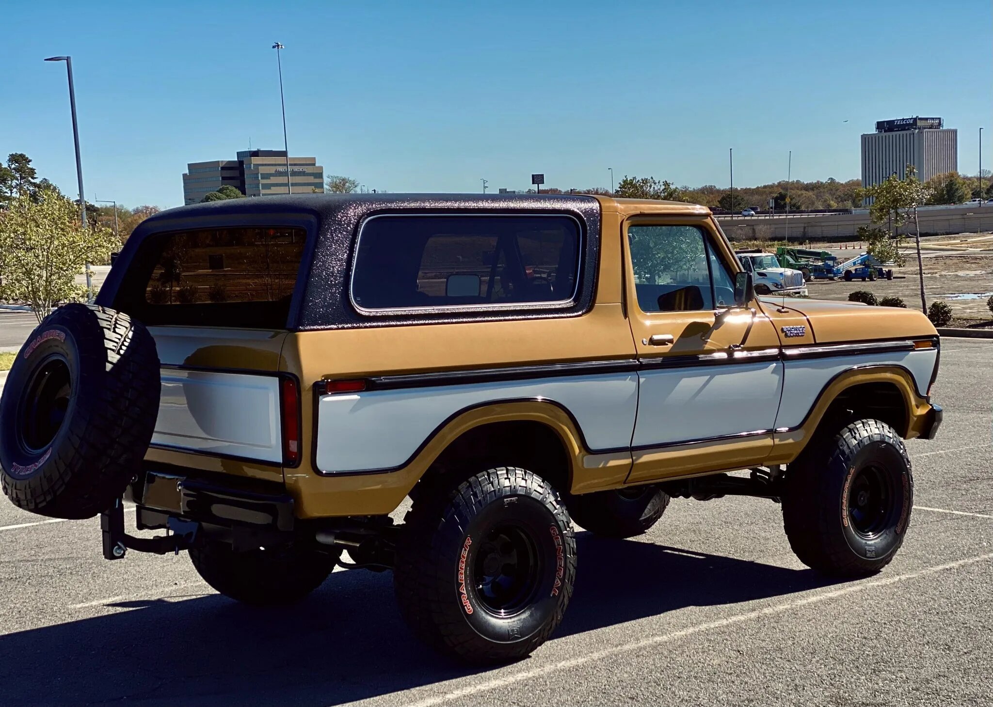 1979 Ford Bronco 4WD 400CI V8 - Muscle Vintage Cars