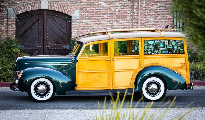
1939 Ford Deluxe Woodie Station Wagon 350CI V8 full									